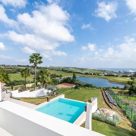Majestic Casa Luxus. 5 Star In 4* Estepona